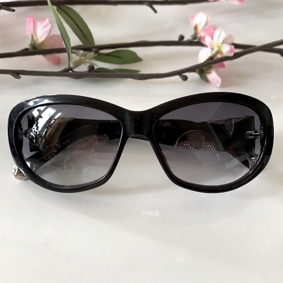 Louis Vuitton Accessories - LOUIS VUITTON Speckling Acetate Iris Sunglasses
